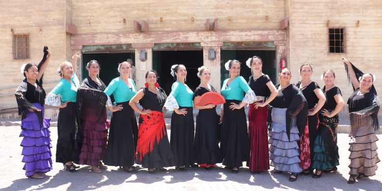 Ante un público emocionado se presentó en Teatro de Humberstone, la Cantata de la Escuela Santa María en versión flamenco