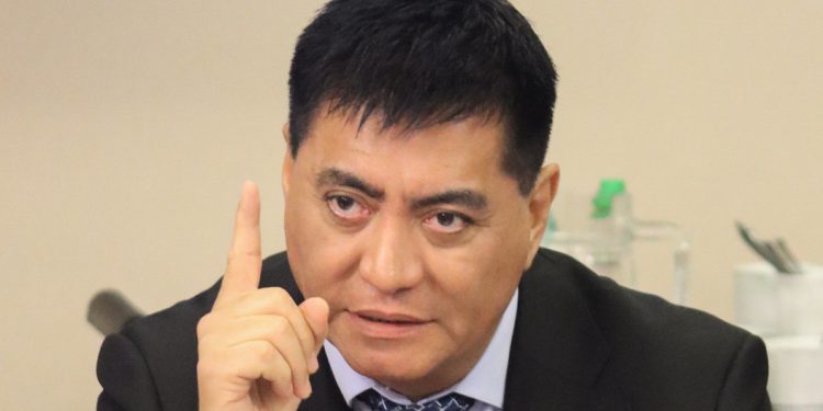 Diputado ariqueño exige al gobierno reparación y habilitación de ascensores en mal estado