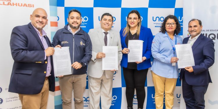 Alianza público privada: Firman convenio para fortalecer la educación en Alto Hospicio