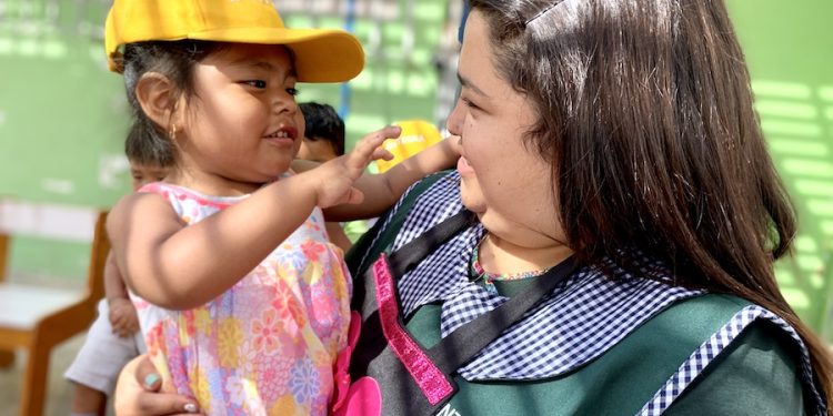 Dejando el Jardín: Así las familias pueden enfrentar con niñas y niños el desafío de los primeros días de escuela