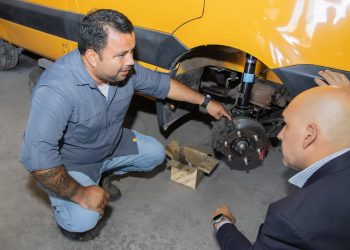 SLEP invierte más de $500 millones para transportar a 400 estudiantes