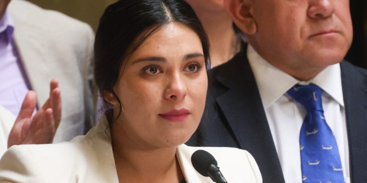 Karol Cariola renuncia como presidenta de la Cámara de Diputados en medio de investigación por posible tráfico de influencias