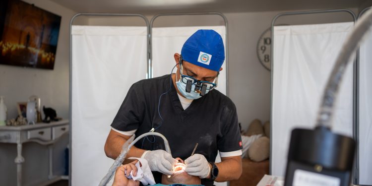 256 prestaciones de salud: Rotary Club Cavancha efectuó operativo médico en Caramucho con apoyo de Collahuasi