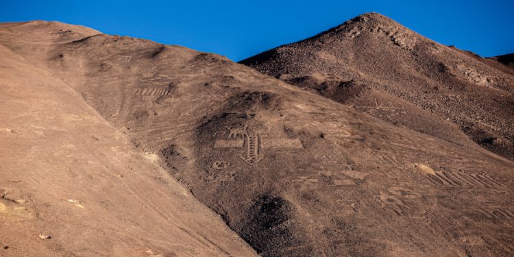 CONAF invita al Trekking Patrimonial en Geoglifos de Pintados en el Día del Deporte