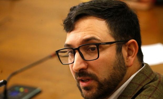 Presidente Boric acepta la renuncia de Miguel Crispi como jefe de asesores de La Moneda