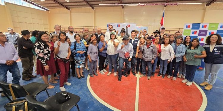 CONADI y Seremi de Agricultura entregaron motobombas para fortalecer el riego en comunidades indígenas de Tarapacá