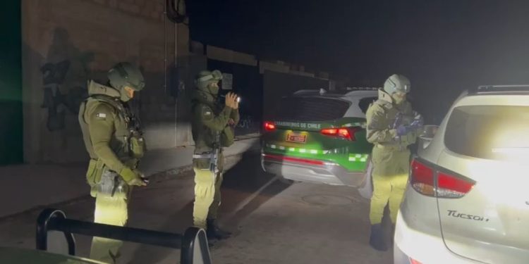 Carabineros refuerza controles en borde costero del sector sur de Iquique