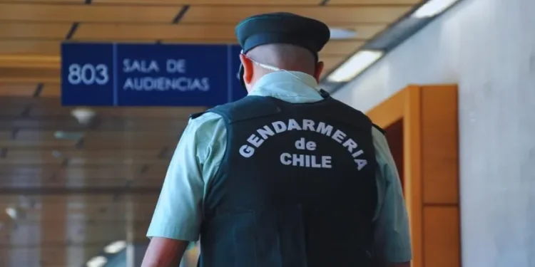 Gendarmería reitera que sistema de bloqueo de celulares en cárceles funciona