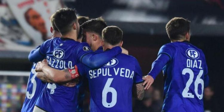 Huachipato ganó 2-1 a Colo Colo / Briceño anotó golazo al 90+8’