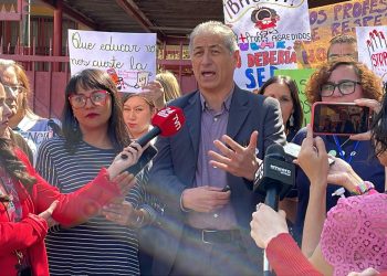 Manifestación del Colegio de Profesores: “Que educar no nos cueste la vida” se escuchó por todo Chile
