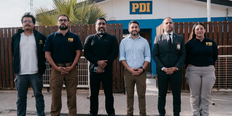 Gobernador Carvajal coordina apoyo para mejorar avanzada PDI de La Tirana