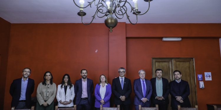 Ministerios de Hacienda, Relaciones Exteriores, Economía y Agricultura preparan medidas de apoyo al sector exportador