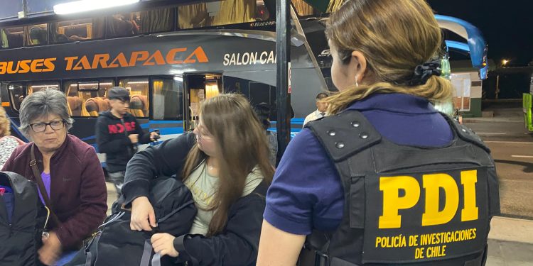 PDI detuvo a tres imputados en controles antidrogas en Cuya y Complejo Fronterizo Chacalluta