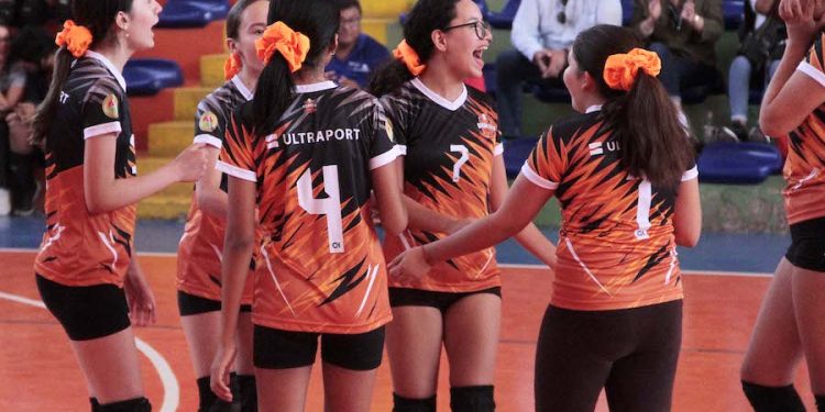 Pitazo inicial para el vóleibol damas de los Juegos Deportivos Escolares 2025