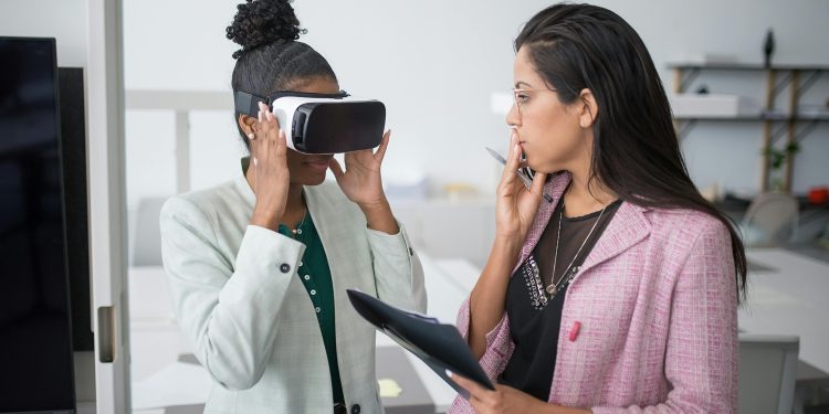 El desafío de emprender en tecnología siendo mujer en Chile