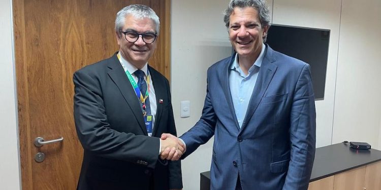 Gira a Brasil: Ministro Marcel se reúne con titular de Finanzas y abordan acuerdo para evitar doble tributación