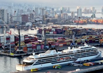 Puerto de Iquique finaliza temporada de cruceros: recalaron 13 naves