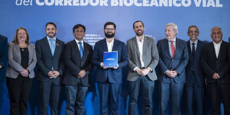 EPI presente en entrega de Plan de Acción para el Corredor Bioceánico Vial