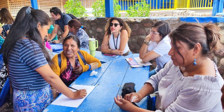 SernamEG abre postulaciones para financiar proyectos con impacto social y político en la comunidad