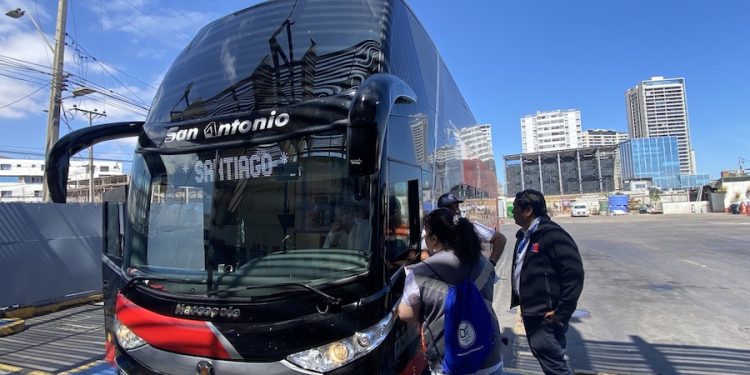 Dirección del Trabajo fiscaliza buses interurbanos por aumento de viajes durante Semana Santa