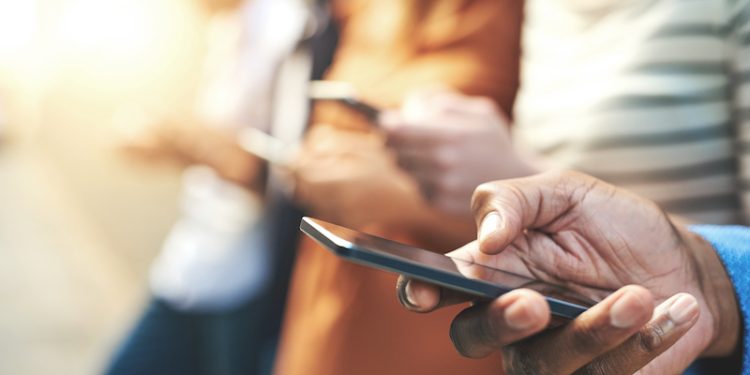 iPhone irrumpe con fuerza entre los más vendidos, mientras Motorola, Xiaomi y Honor se consolidan