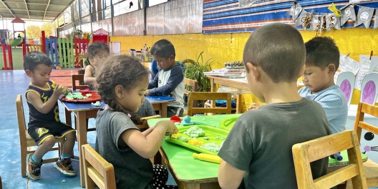 Jardín infantil impulsa la lectura, la creatividad y la sustentabilidad con proyecto literario familiar