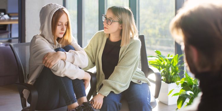 Fatiga emocional, tristeza y soledad predominan entre adolescentes latinoamericanos