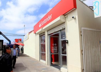 Santander impulsa la inclusión financiera con nuevo punto de atención en Alto Hospicio
