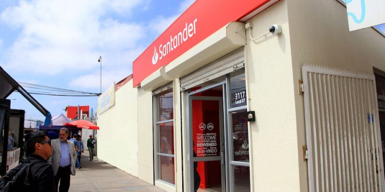 Santander impulsa la inclusión financiera con nuevo punto de atención en Alto Hospicio