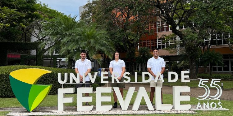 Estudiantes de Santo Tomás Iquique realizan pasantía en Brasil