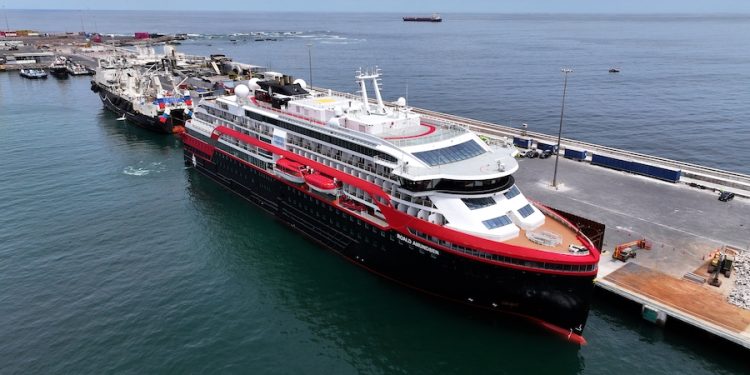 Puerto de Iquique coordina recepción de últimos cruceros de temporada 2024-2025