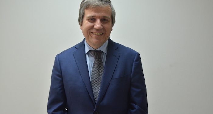 Francisco y el debate público