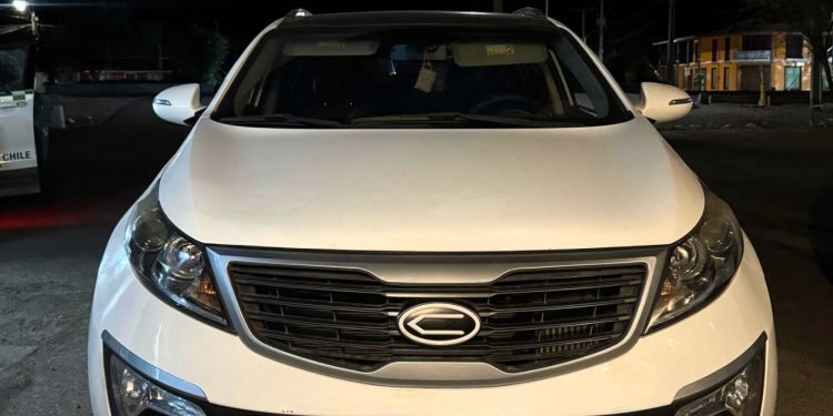 Carabineros detuvo a menor de edad conduciendo automóvil robado