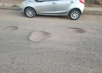 Calzada (de oeste a este) de calle Teresa Wilms Montt en estado calamitoso