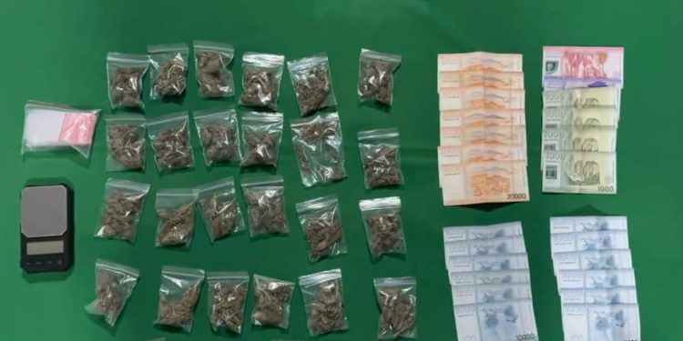 Sorprenden a menores de edad transportando drogas en área de Cavancha