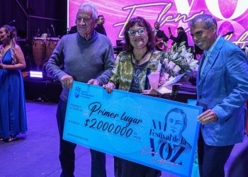 Inés Aguayo es la nueva ganadora del 16 Festival de la Voz “Elena Caffarena” 2025