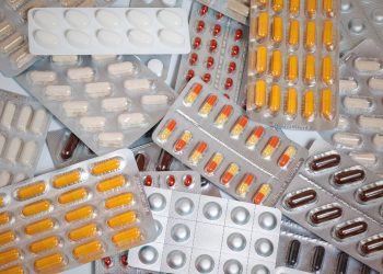 Alarma por aumento del comercio ilegal de medicamentos en Chile