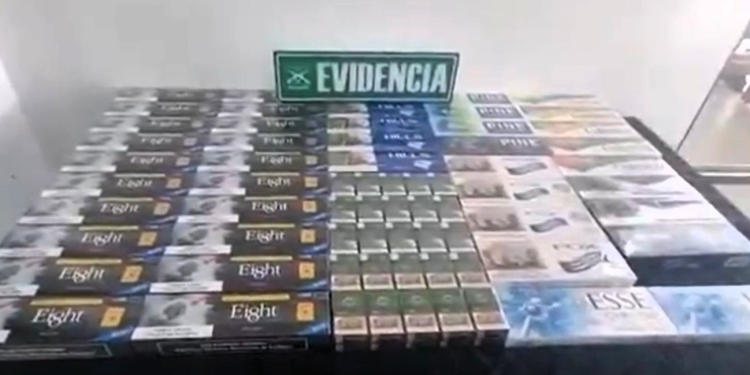 Detienen a pareja que vendía cigarrillos de contrabando en centro de Alto Hospicio