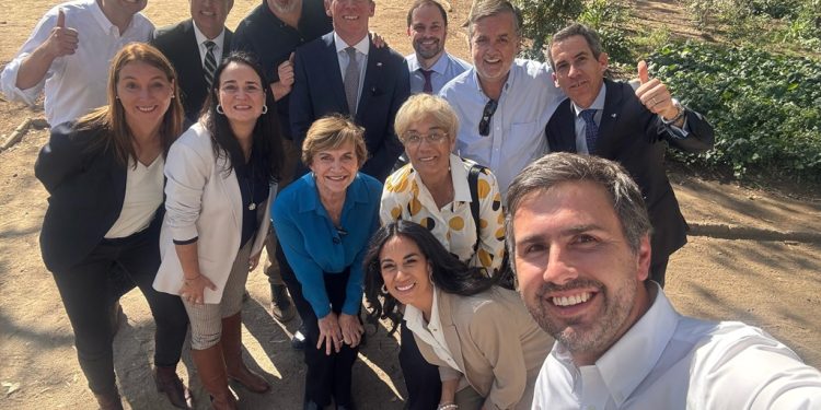 Evelyn Matthei presenta voceros de campaña: “Tendrán la misión de difundir nuestras propuestas y conversar con todos los chilenos sobre el futuro que queremos construir”