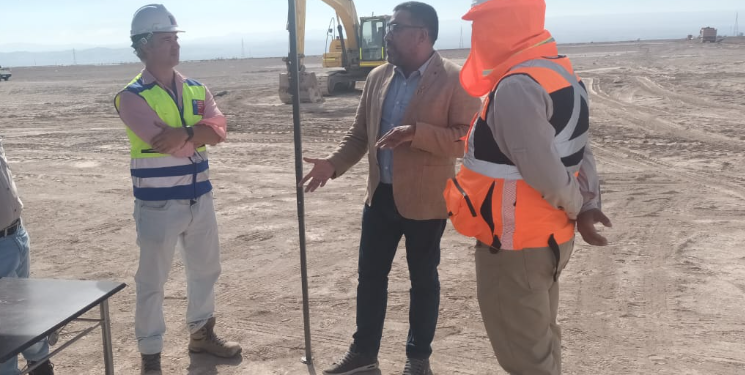 MOP: Un 40% de avance se encuentra la obra de conservación de pista de emergencia en Pozo Almonte