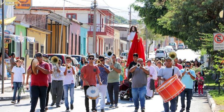 Comunidad de Pica celebra la Semana Santa