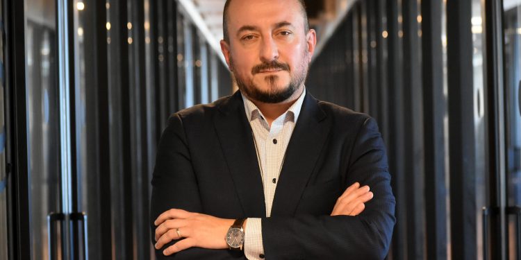 Operación Renta 2025: Defensoría del Contribuyente recibe denuncia del Colegio de Contadores de Chile contra el SII por eventual vulneración de derechos de los contribuyentes