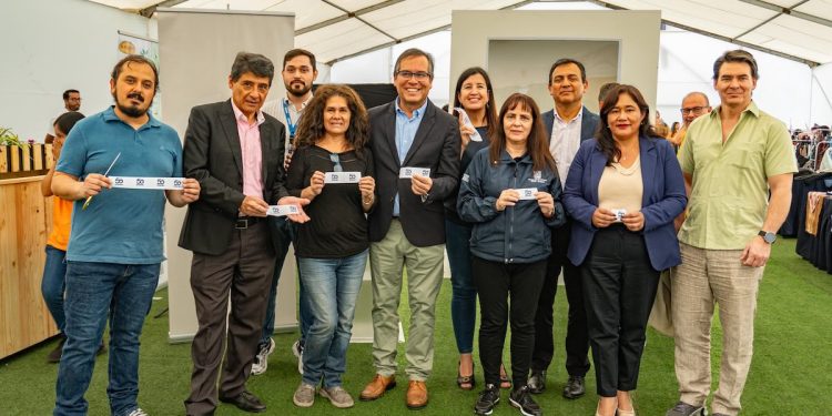 UTA y ZOFRI S.A reciclan 150 kilos de ropa y propician el intercambio de 1.159 prendas