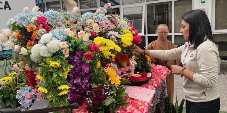 Delegada Presidencial en acto por nacimiento de Buda