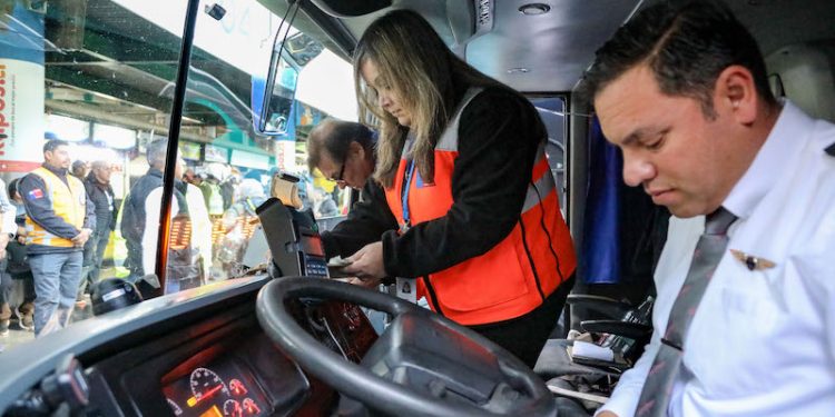 Multas por $189 millones en fiscalización de autobuses interurbanos por feriado del 1 de mayo / Tarapacá tuvo 10