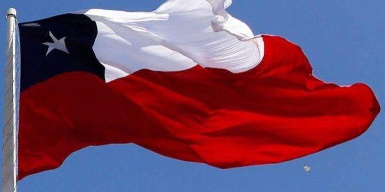 Delegación presidencial reitera obligatoriedad de izar Pabellón Nacional