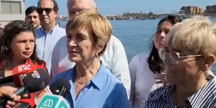 Evelyn Matthei presentó en Iquique plan para el control de puertos y caletas en combate contra el tráfico de drogas