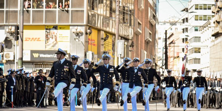 Glorias Navales 2025: Armada de Chile rinde homenaje a los Héroes de Iquique y Punta Gruesa con tradicional desfile en Valparaíso