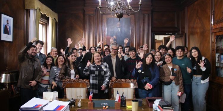 Con récord de público el Ministerio de Hacienda se sumó al Día de los Patrimonios