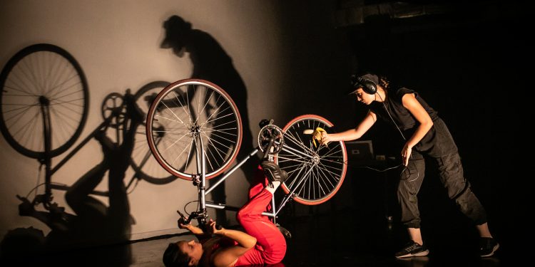 FINTDAZ en mayo: obras sobre la amistad y el flamenco se presentarán en el Salón Municipal Tarapacá